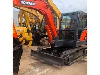 Гусеничний екскаватор DOOSAN DH55
