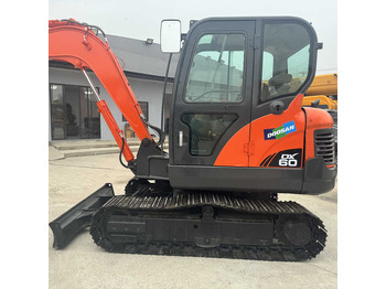 Гусеничний екскаватор DOOSAN DX60
