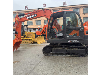 Гусеничний екскаватор DOOSAN DX225