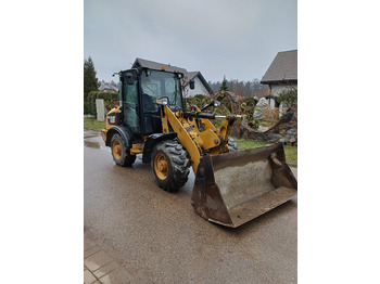 Екскаватор-навантажувач CATERPILLAR 906H