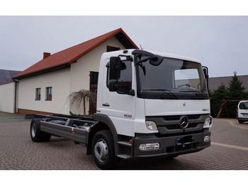 Вантажівка шасі MERCEDES-BENZ Atego 1524