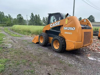 Міні-навантажувач CASE SR 250: фото 5