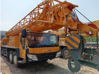 Короткобазний кран XCMG QY70K