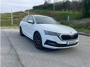 Легковий автомобіль ŠKODA