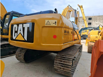 Гусеничний екскаватор CATERPILLAR 320D2