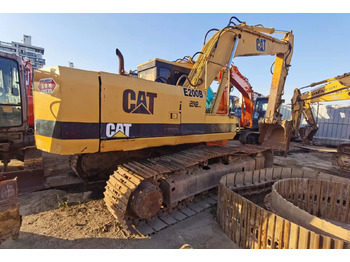 Гусеничний екскаватор CATERPILLAR E200B