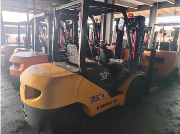 Дизельний навантажувач KOMATSU
