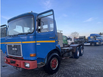 Вантажівка шасі MAN