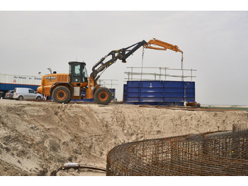 : фото в шапці сторінки