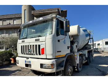 Автобетононасос-змішувач IVECO Astra