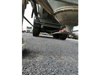 Напівпричіп цистерна для сипучих вантажів SPITZER