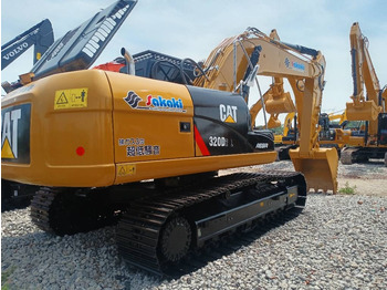 Гусеничний екскаватор CATERPILLAR 320D2