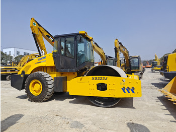 Компактор XCMG XS223J