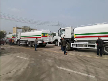 : фото в шапці сторінки