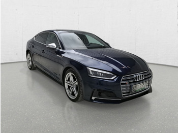 Легковий автомобіль AUDI