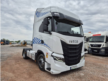 Тягач IVECO
