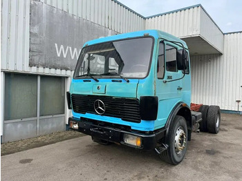 Вантажівка шасі MERCEDES-BENZ