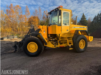 Колісний навантажувач VOLVO L90D
