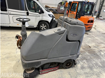 Будівельне обладнання 2008 Nilfisk BR1100S Koste og feiemaskin: фото 3