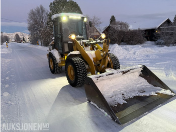 Колісний навантажувач 2012 Cat 907H2 - Planeringsskuffe - Pallegaffler - 3646T: фото 3