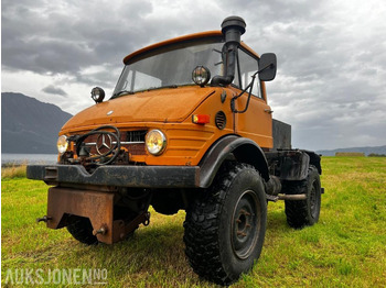 Вантажівка UNIMOG