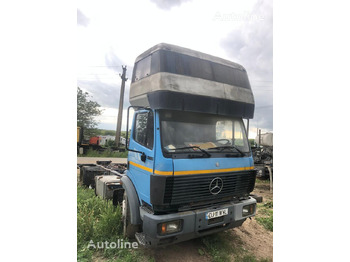 Вантажівка шасі MERCEDES-BENZ SK