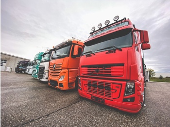 Запчастини VOLVO FH12
