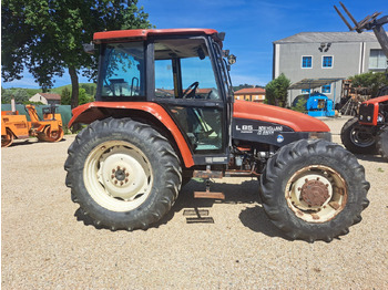 Трактор NEW HOLLAND