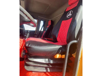 : фото в шапці сторінки