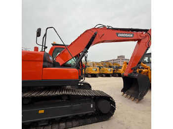 Гусеничний екскаватор DOOSAN DX225