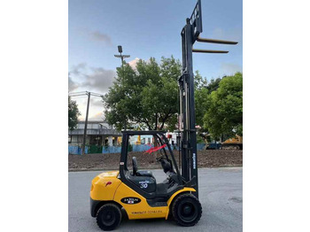Дизельний навантажувач New arriver second hand Komatsu FD30 forklift with good performance cheap used forklift for sale: фото 4