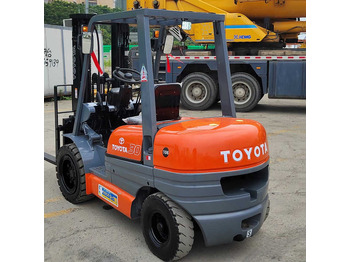 Дизельний навантажувач KOMATSU