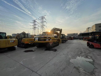 Гусеничний екскаватор CATERPILLAR 320B