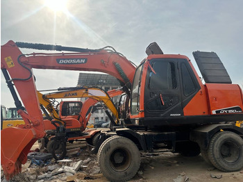 Колісний екскаватор DOOSAN