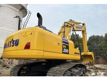 Гусеничний екскаватор KOMATSU PC200-8