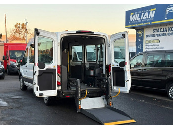 Легковий автомобіль FORD