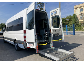 Легковий автомобіль MERCEDES-BENZ