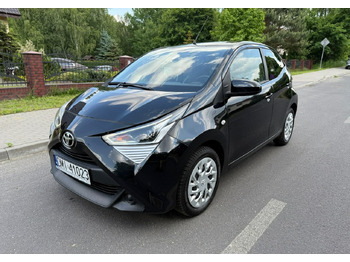 Хетчбек TOYOTA
