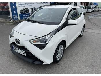 Хетчбек TOYOTA