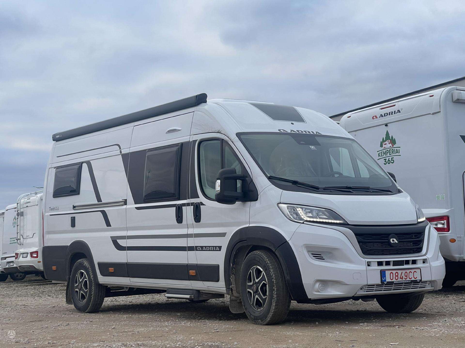 Новий Кастенваген ADRIA Twin Axess 640SL: фото 2