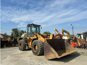 Колісний навантажувач CASE