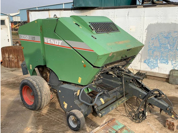 Прес-підбирач рулонний FENDT