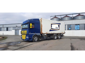 Вантажівка з закритим кузовом DAF XF 105 460