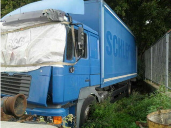 Вантажівка з закритим кузовом MAN