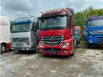 Тягач MERCEDES-BENZ Actros 1842