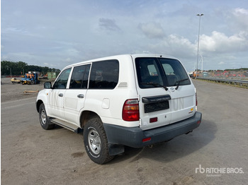 Позашляховик TOYOTA Land Cruiser