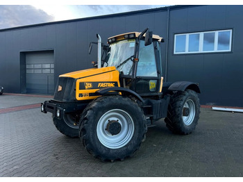 Трактор JCB