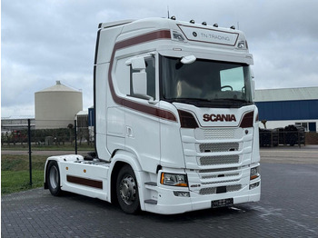 Тягач SCANIA S 450