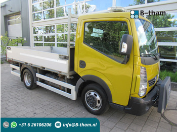 Легка бортова вантажівка RENAULT