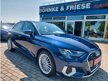 Легковий автомобіль AUDI